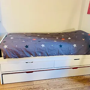 https://vaste-chambre-familiale.hotels-rhonealpes.com